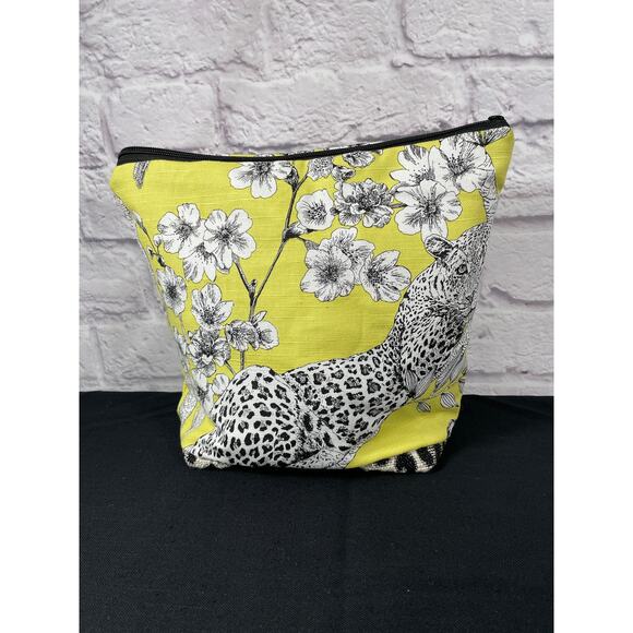 Lounging leopard fabric, handmade one of a kind toiletry bag - Picture 2 of 7